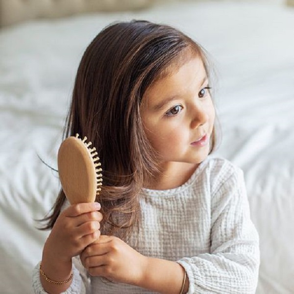 Learn the ideal frequency for washing toddler hair