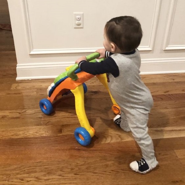 Discover toys that aid babies in learning to walk